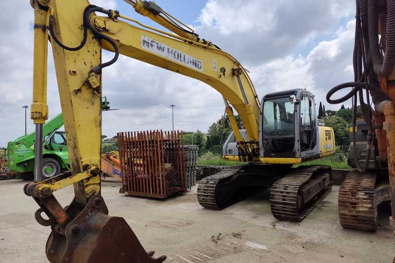 OmecoHub - Immagine NEW HOLLAND E245